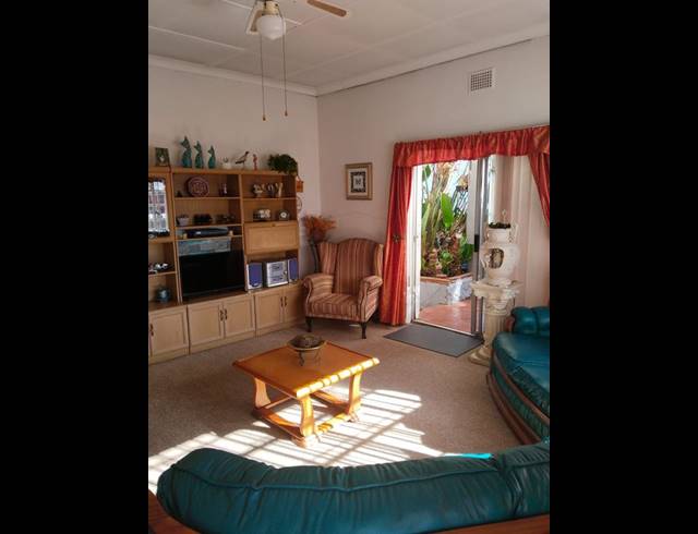 2 BEDROOM HOUSE FOR SALE IN PRIMROSE